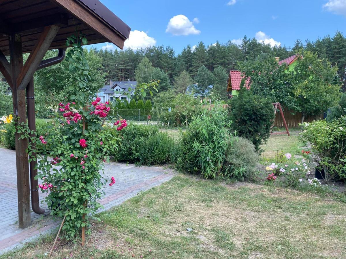 Domek Letniskowy Nad Jeziorem Wiejskim Lakie Eksteriør bilde